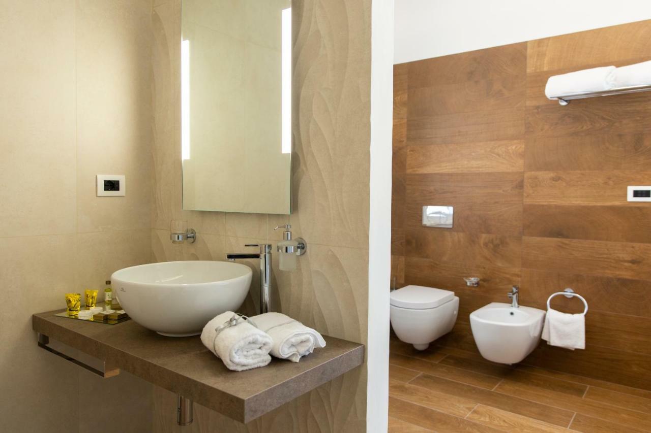 Aurum Suites Пескара Экстерьер фото